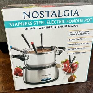 Nostalgia fondue pot Brand New